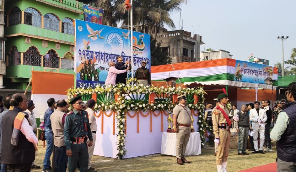 ঘাটাল মহকুমাতেও মহকুমা প্রশাসনের উদ্যোগে ৭৭তম প্রজাতন্ত্র দিবস উদযাপনের ঝলক!