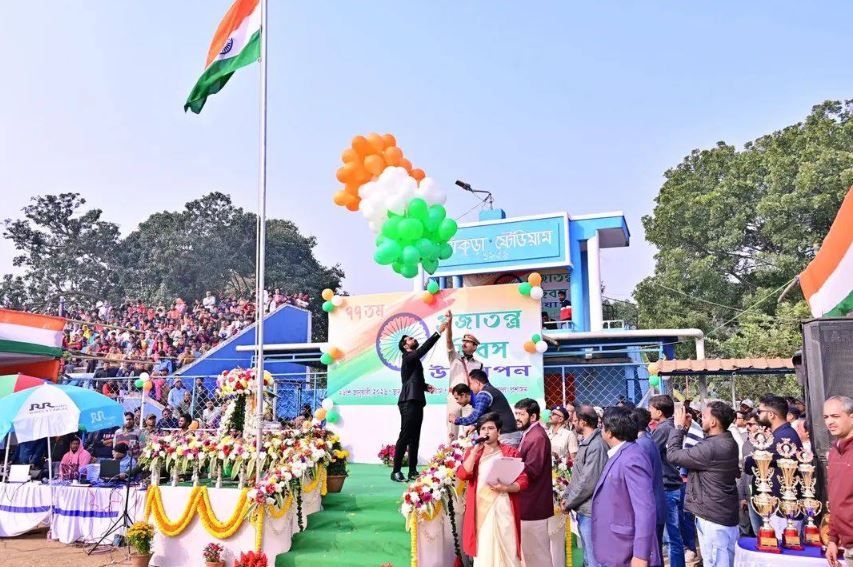 ৭৭তম প্রজাতন্ত্র দিবস উপলক্ষে বাঁকুড়া স্টেডিয়ামে আয়োজিত দেশাত্মবোধক সাংস্কৃতিক অনুষ্ঠান!