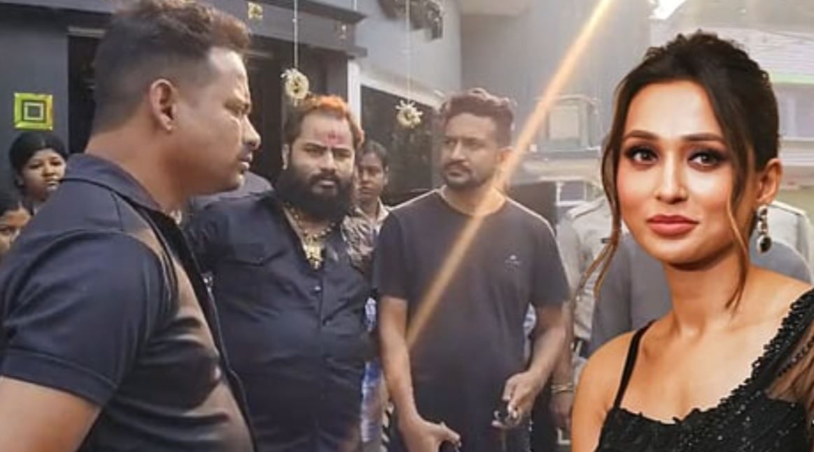 বনগাঁয় অনুষ্ঠান-মঞ্চে মিমিকে হেনস্থা! অভিযোগে গ্রেফতার উদ্যোক্তা তনয় শাস্ত্রী!