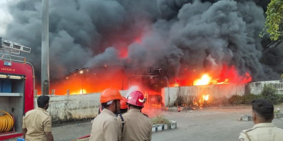 তামিলনাড়ুর ত্রিশূর রেলওয়ে স্টেশনে বাইক পার্কিংয়ে ভয়াবহ অগ্নিকাণ্ড!