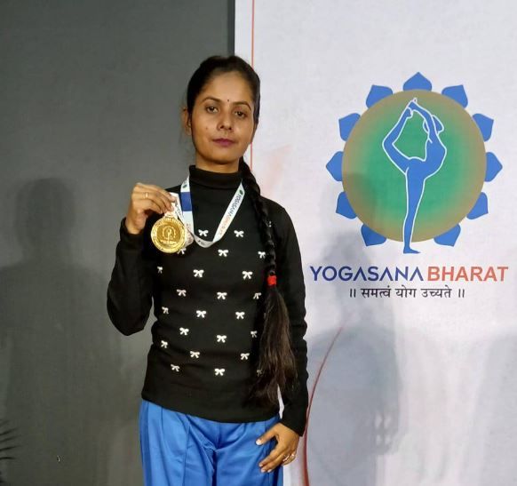 যোগাসনে প্রথমবার বিশ্ব চ্যাম্পিয়নশিপে জায়গা করে নিলেন বাঁকুড়া জেলার  বিষ্ণুপুর মহকুমার কোতুলপুরের টিনা খাতুন!