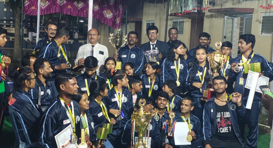 অন্ধ্রপ্রদেশের বাপাতলা জেলার ইন্ডিয়ান যোগা ফেডারেশনের ৪৪তম ন্যাশনাল যোগাসন প্রতিযোগিতা অনুষ্ঠিত হলো!