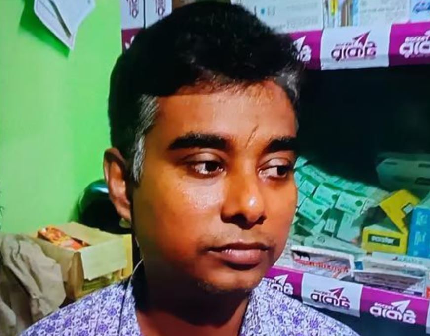 মৃত্যুশয্যায় হামলাকারীদের নাম বলেছিলেন, বাংলাদেশে খোকন দাস হত্যাকাণ্ডে গ্রেপ্তার তিন!