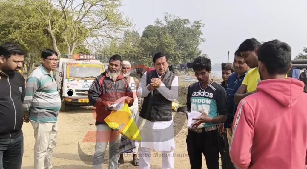 SIR আবহে নতুন করে আতঙ্ক তৈরি হল পশ্চিম মেদিনীপুর জেলার  মেদিনীপুর শহরের পালবাড়ি এলাকার সংখ্যালঘু মানুষদের মধ্যে!