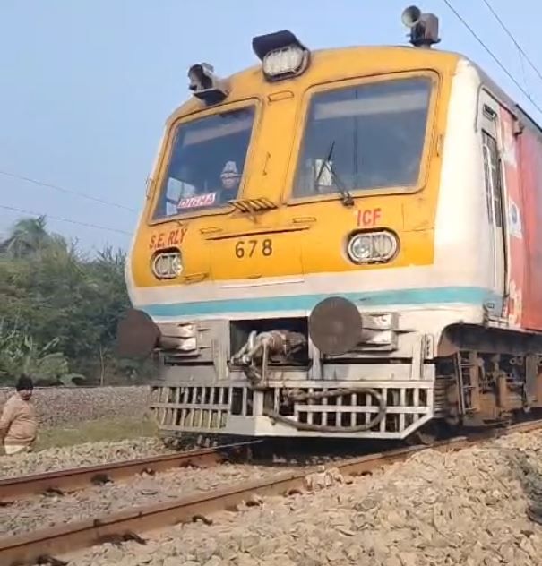 বড় বিপদ থেকে বাঁচল দিঘা পাঁশকুড়া (০৮১১৭)লোকাল ট্রেন!