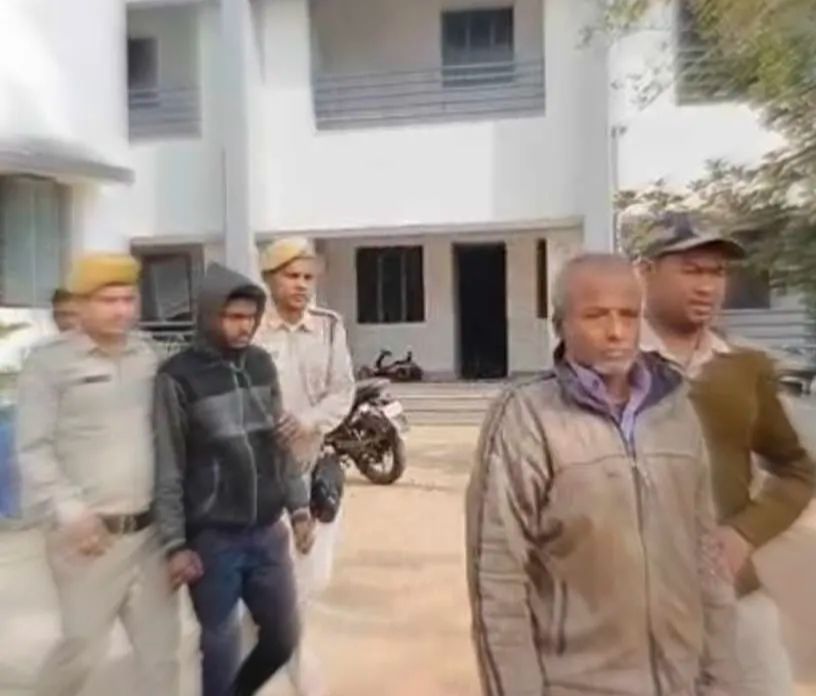 পারিবারিক কলহের ভয়াবহ পরিণতি: পিংলায় কাঁচি দিয়ে পিসি কে খুনের অভিযোগ,ধৃত বাবা-ছেলে!