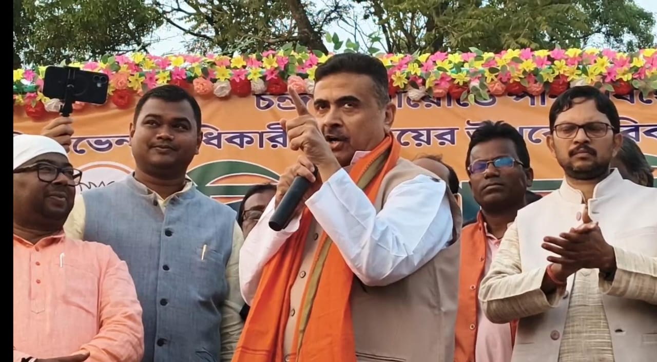 চন্দ্রকোনা রোডে সভা থেকে তৃণমূল ও পুলিশের বিরুদ্ধে তোপ শুভেন্দুর,‘সব তুলে নেব’ হুঁশিয়ারি!