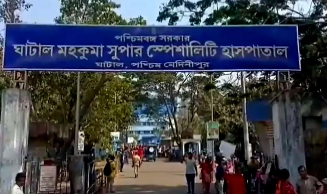 উচ্চ মাধ্যমিকের দিনেই দুঃস্বপ্ন! মাঝরাস্তায় উল্টে টোটো, আহত ৬ পরীক্ষার্থী!