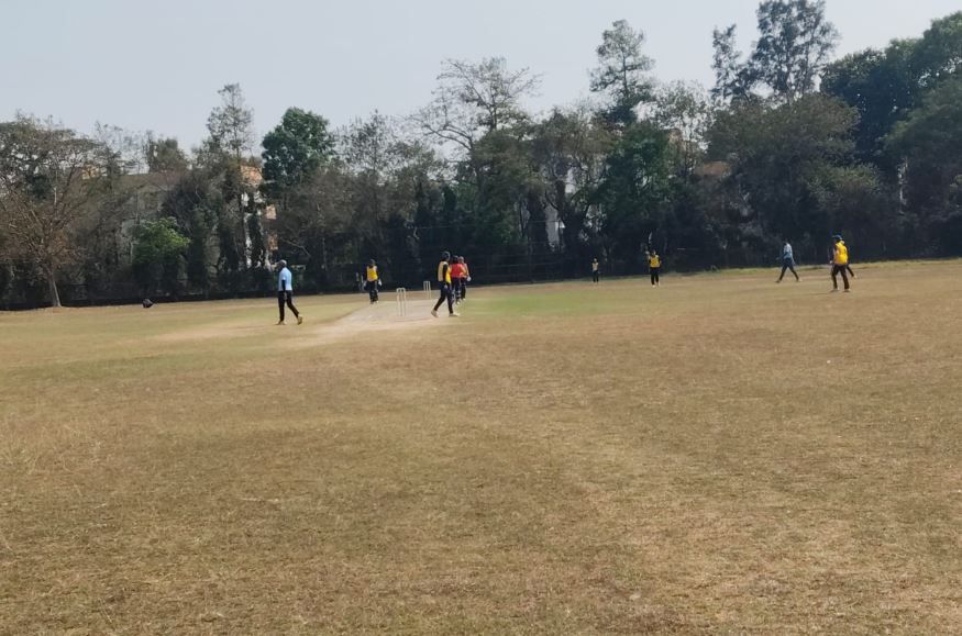 খড়গপুর আই আই টি মাঠে  ক্রিকেট প্রতিযোগিতা - স্মৃতির মঞ্চে ব্যাট-বলের লড়াই, মহিলা ক্রিকেটে উচ্ছ্বাস!