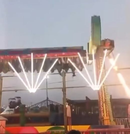 হরিয়ানার ফরিদাবাদে মেলায় চলন্ত অবস্থায় ভেঙে পড়ল 'সুনামি সুইং'!