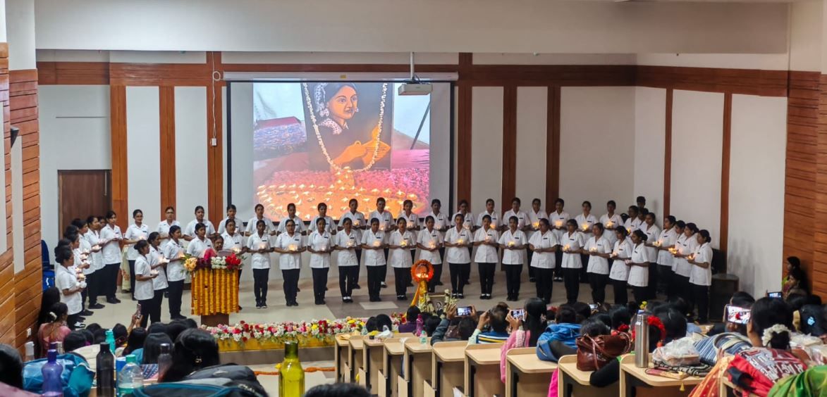 উলুবেড়িয়ার গভর্নমেন্ট নার্সিং কলেজে অনুষ্ঠিত হল ল্যাম্প লাইটিং!