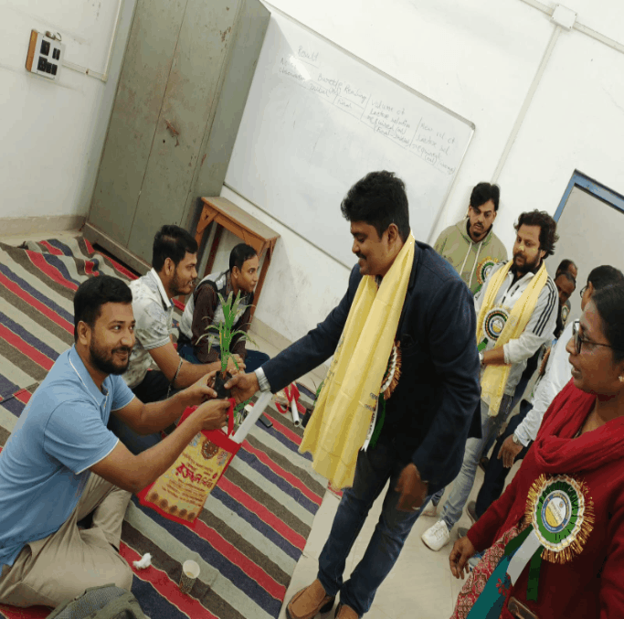 সবুজের বার্তা, মানবতার স্পন্দন—মেদিনীপুর কলেজে মহতী রক্তদান কর্মসূচি!