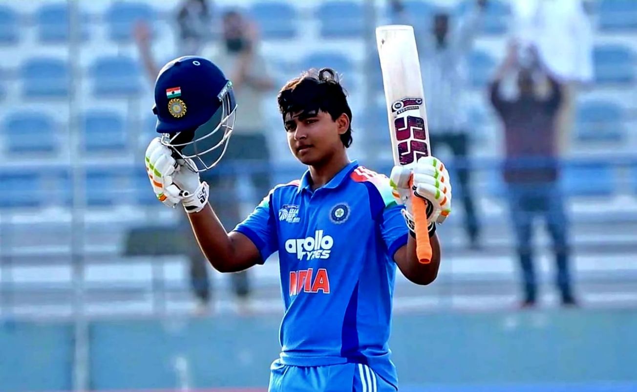 ক্রিকেটে ঝড়, এবার বিজ্ঞাপনে বাজিমাত! কমপ্লানের ব্র্যান্ড অ্যাম্বাসেডর বৈভব