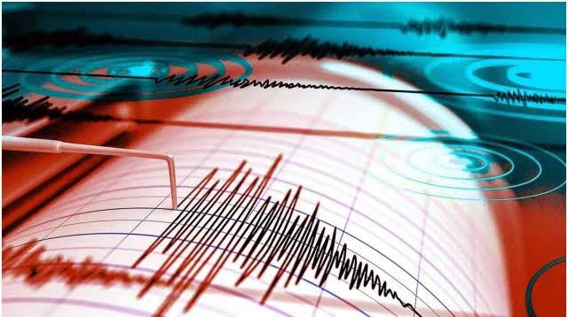 দুপুরে ৫.৫ মাত্রার ভূমিকম্পে কাঁপল বাংলা!