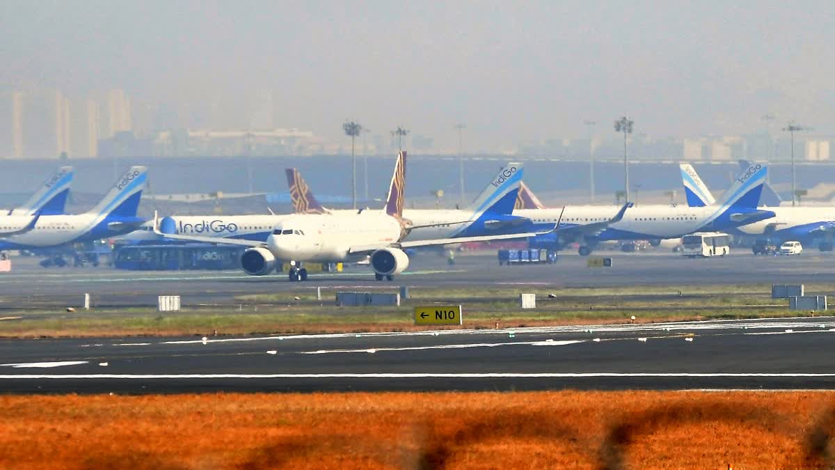 যুদ্ধের জেরে আকাশপথে ধাক্কা! কলকাতা বিমানবন্দরে একাধিক ফ্লাইট বাতিল, আটকে বিশ্বকাপের দলও!