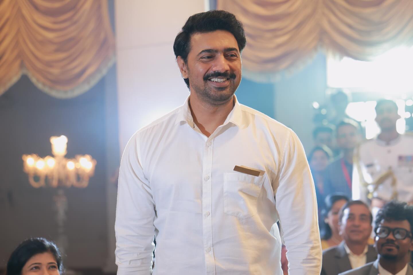 টলিউডের ৭ হাজার টেকনিশিয়ানের জন্য ‘স্বাস্থ্যসাথী’, দেবের অনুরোধে বড় সিদ্ধান্ত মুখ্যমন্ত্রীর!