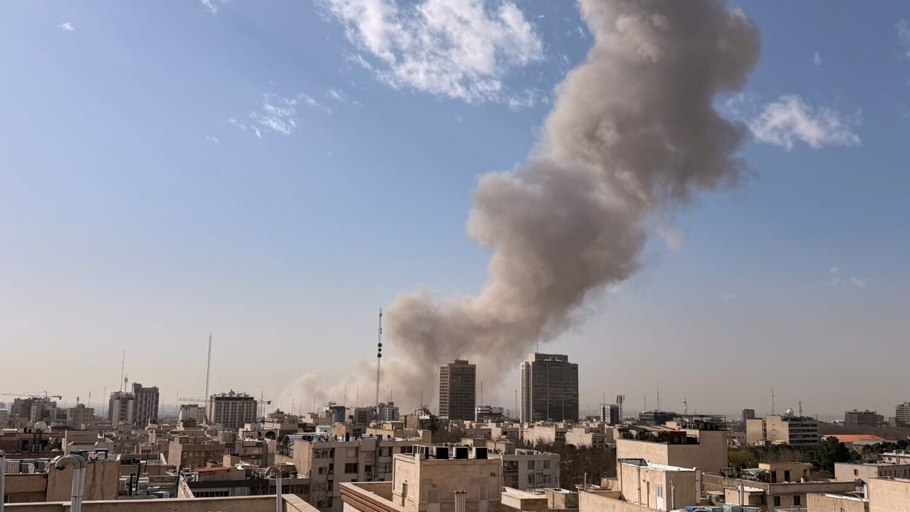 তেহরান–ইসফাহানে ভয়াবহ হামলা, দীর্ঘ ক্ষয়যুদ্ধের প্রস্তুতির বার্তা ইরানের!