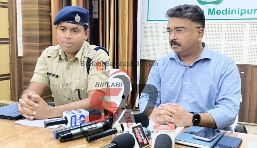 এলপিজি সরবরাহে কড়া নজর জেলা প্রশাসনের, বৈঠকে পর্যালোচনা পশ্চিম মেদিনীপুরের পরিস্থিতি!