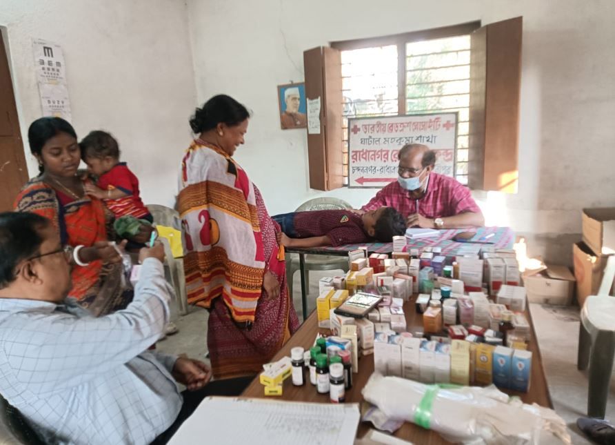 ঘাটাল রেডক্রশ সোসাইটির উদ্যোগে শিশুদের বিনামূল্যে স্বাস্থ্য পরীক্ষা শিবির!