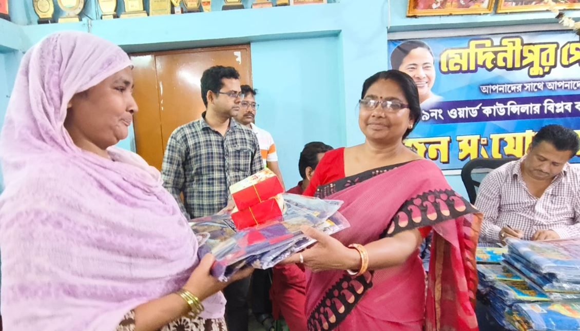 রমজানকে সামনে রেখে মানবিক উদ্যোগ, রোজাদারদের পাশে কাউন্সিলর সৌরভ বসু!