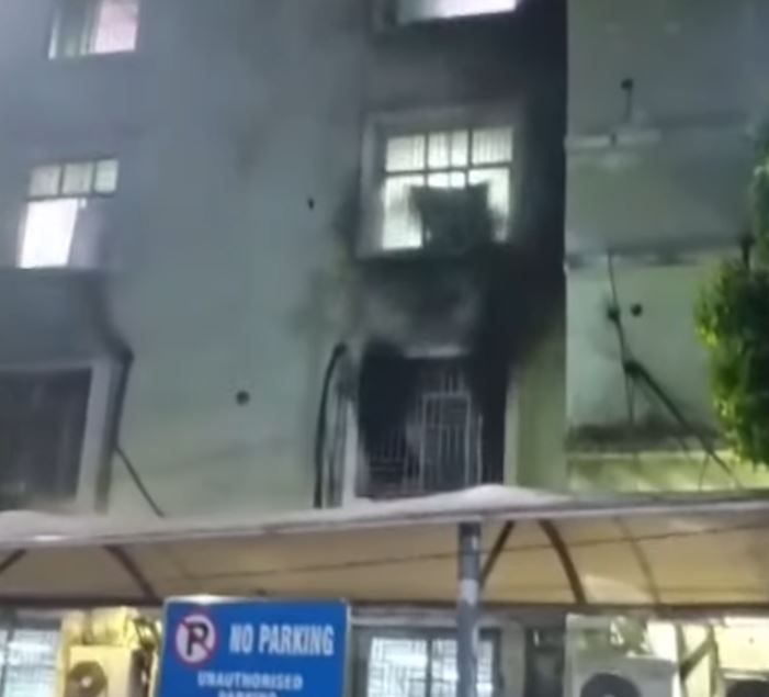 ওড়িশার কটকের এসসিবি মেডিকেল কলেজে ভয়াবহ অগ্নিকাণ্ড, ট্রমা কেয়ার আইসিইউতে মৃত্যু অন্তত ১০ রোগীর!