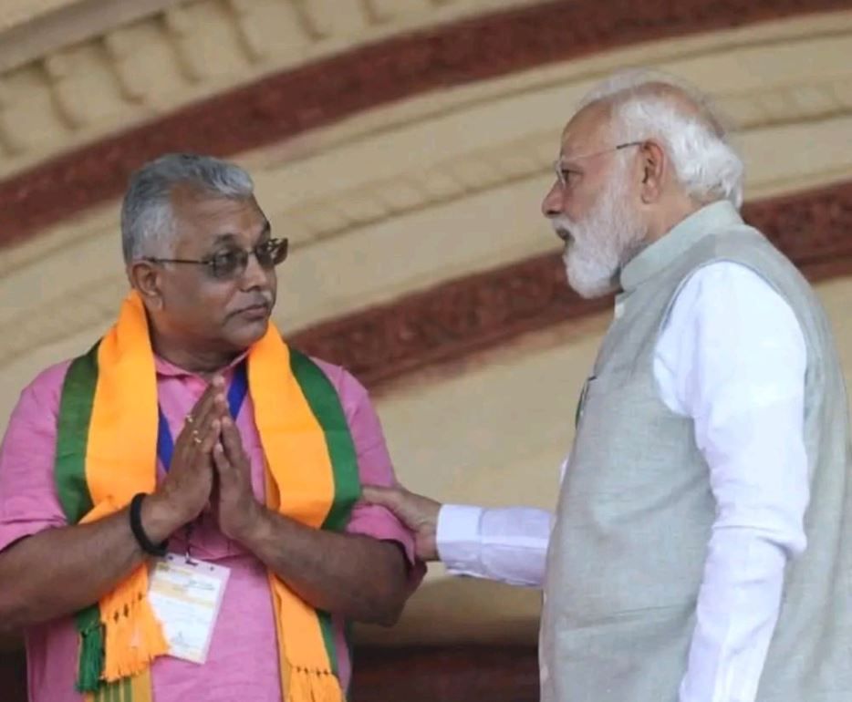 খড়গপুর সদরে বড় চমক বিজেপির! হিরণকে সরিয়ে আবার প্রার্থী দিলীপ ঘোষ!