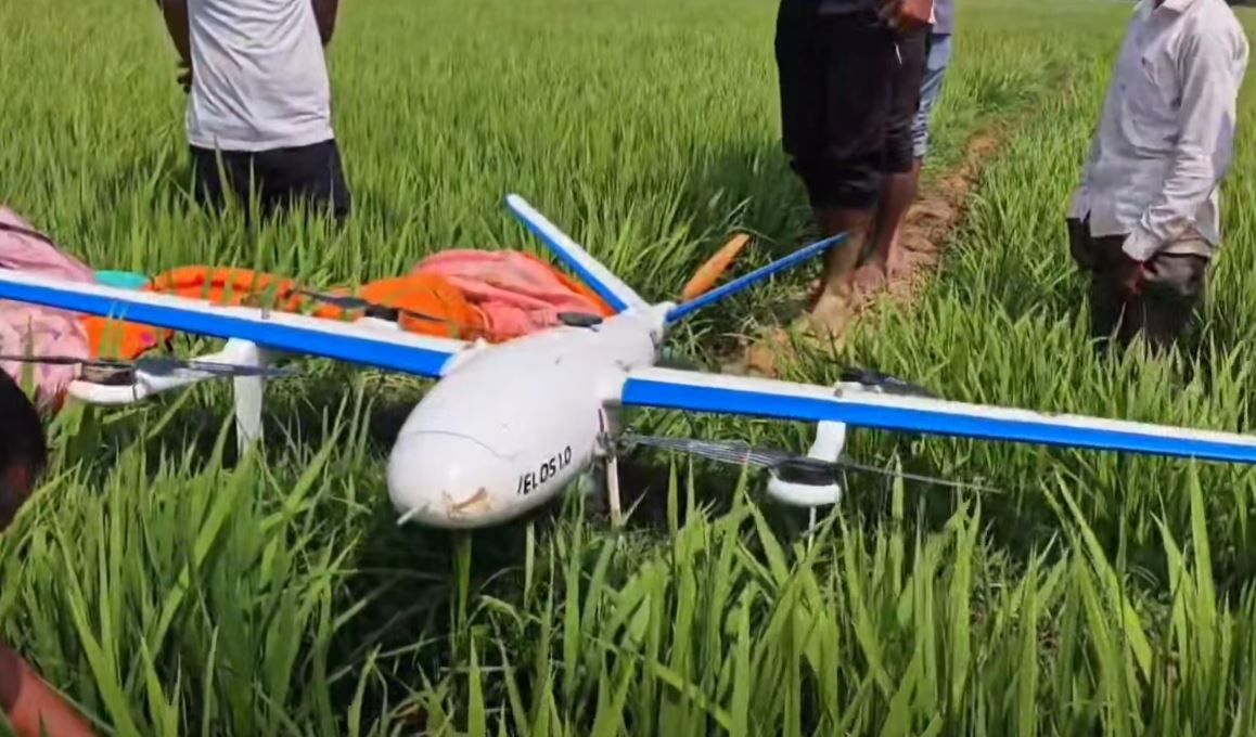 ধানক্ষেতে ‘বিমানসদৃশ’ বিশাল ড্রোন! দাঁতনে রহস্য ঘনীভূত, তদন্তে পুলিশ!