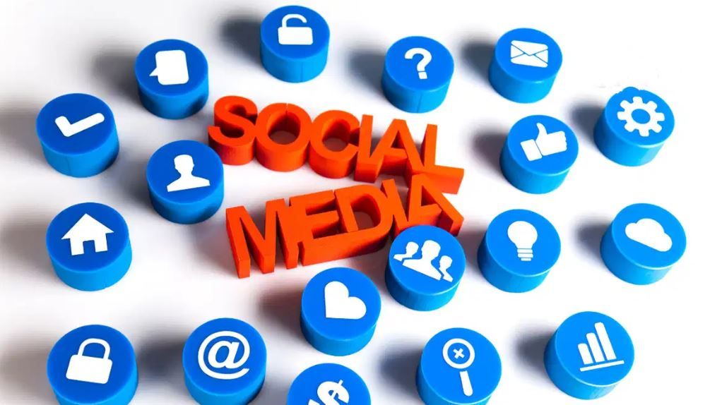 ভোটের আবহে সোশ্যাল মিডিয়ায় কড়াকড়ি বাড়াতে উদ্যোগ কেন্দ্রের!