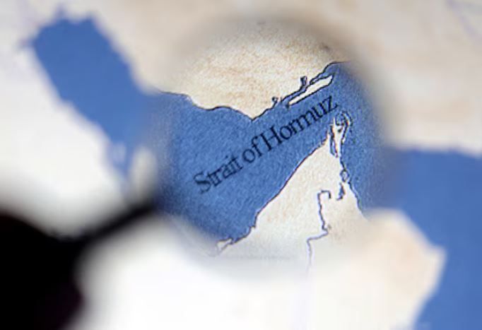 হরমুজ প্রণালী ঘিরে যুদ্ধের আশঙ্কা! ট্রাম্পকে কড়া হুঁশিয়ারি ইরানের, উত্তেজনায় কাঁপছে মধ্যপ্রাচ্য!