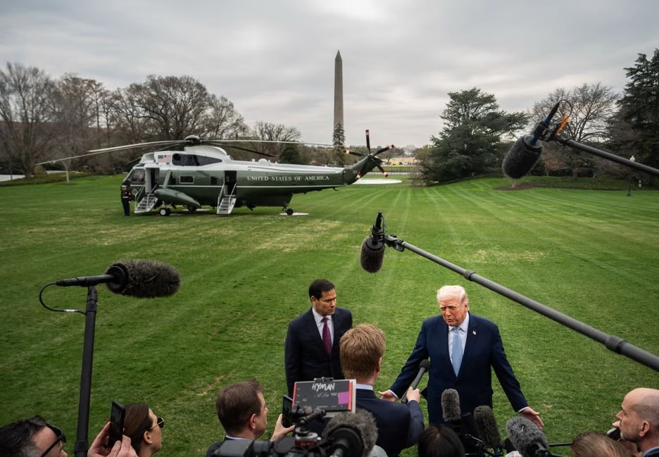 ৪৮ ঘণ্টার আলটিমেটাম ট্রাম্পের! ‘প্রণালী না খুললে ধ্বংস হবে বিদ্যুৎ কেন্দ্র’—যুদ্ধ পরিস্থিতি আরও ঘনীভূত!