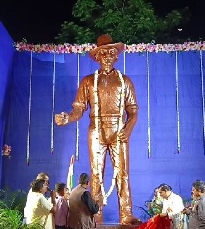 মেদিনীপুরে ভগৎ সিং-এর ১৫ ফুট মূর্তি উন্মোচন, উত্তম গোপের স্মৃতিতে আবেগঘন অনুষ্ঠান, শহীদের স্মরণে বর্ণাঢ্য শোভাযাত্রা!