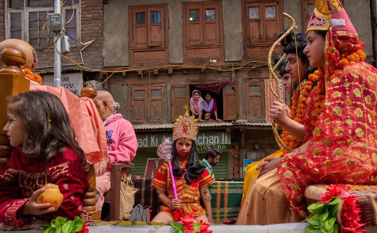 শ্রীনগরে রামনবমীর শোভাযাত্রা, উপত্যকায় উৎসবের আবহে ফিরল স্বাভাবিকতার বার্তা!