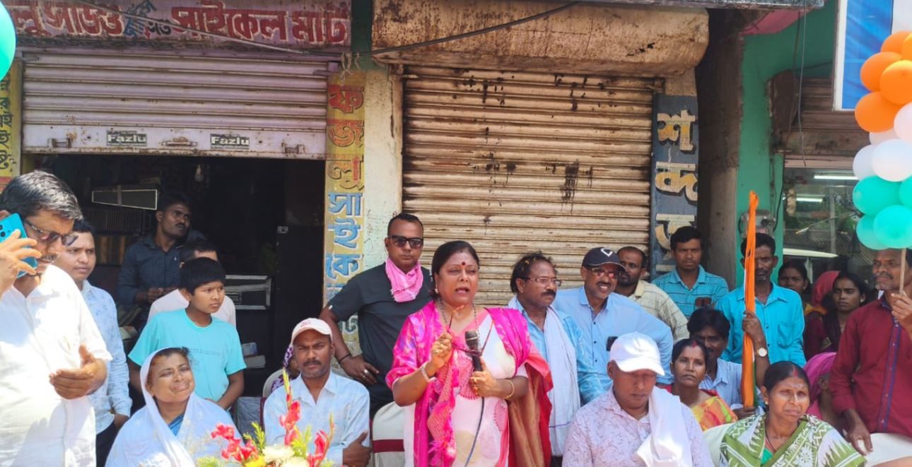 কেশপুরে জনসমুদ্রে শক্তি প্রদর্শন! বিজেপিকে ৫০-এর নিচে নামানোর হুঁশিয়ারি শিউলি সাহার!