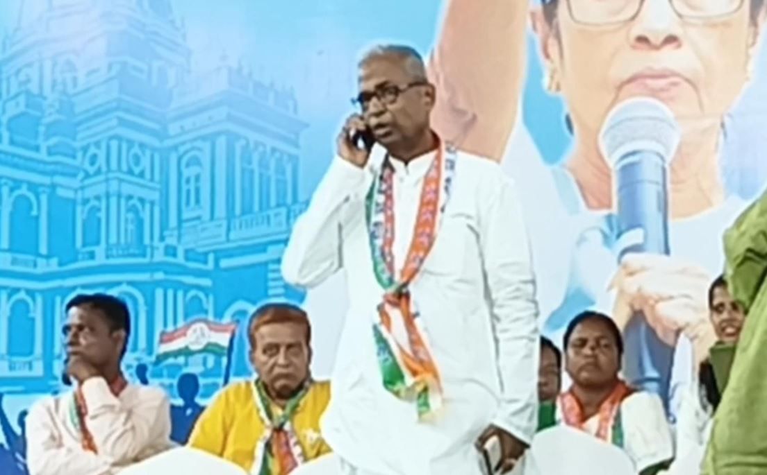 দাঁতনে ‘অনুপস্থিতি’ ঘিরে জল্পনার অবসান, মমতার ডাকে মঞ্চে ফিরলেন বিক্রম প্রধান!