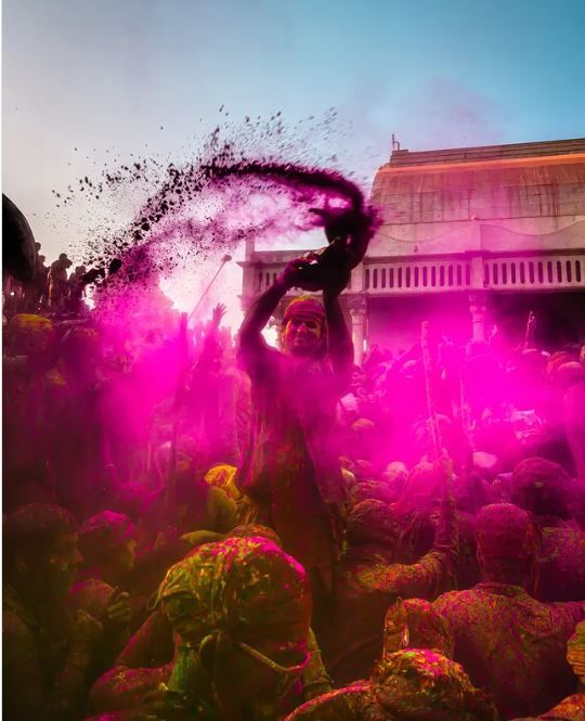 ‘শুভ হোলি’ বার্তায় ভারতীয় শিকড়ের টান, ইনস্টাগ্রামে রঙের উৎসব উদযাপন সুন্দর পিচাইয়ের!