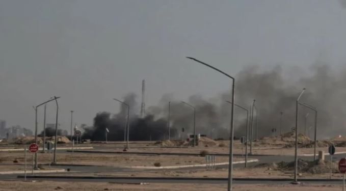 মধ্যপ্রাচ্যে যুদ্ধের আগুন ছড়িয়ে পড়ছে, রিয়াদে ড্রোন হামলার পর একাধিক দেশে মার্কিন দূতাবাসের কার্যক্রম সীমিত!