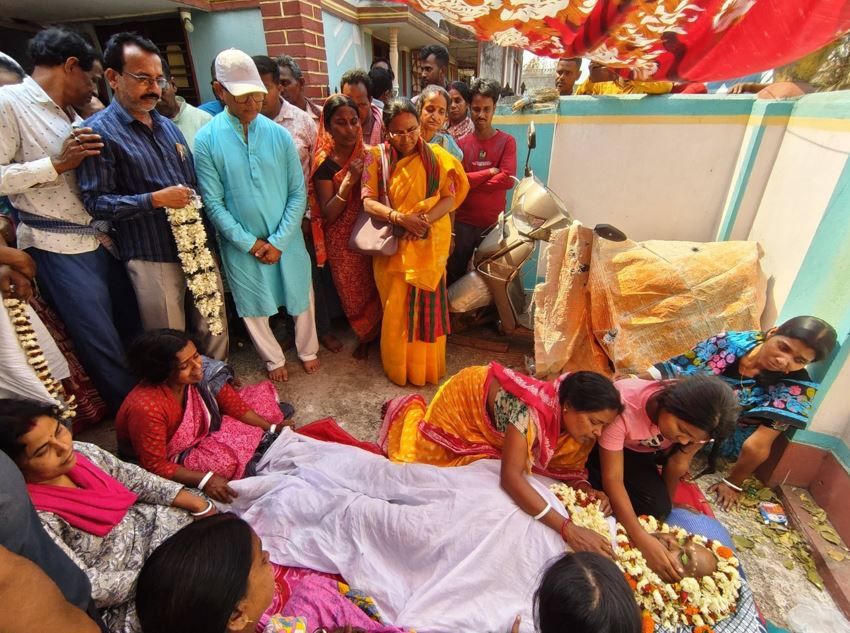 শালবনিতে বিএলও-র রহস্যমৃত্যু ঘিরে উত্তাল রাজনীতি, চাপে ছিলেন শিক্ষক সুবিমল কারক—অভিযোগ পরিবারের!