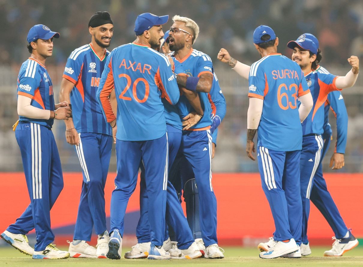 ইডেনে চাপের ম্যাচে ফিল্ডিং ভরাডুবি, সুযোগ নষ্টের খেসারত—১৯৫ রানের পাহাড় গড়ল ওয়েস্ট ইন্ডিজ!