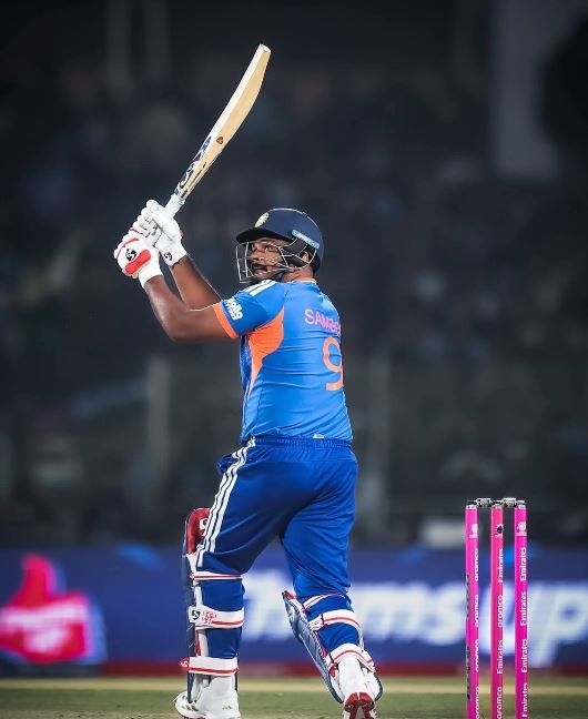 ইডেনের সবুজ গালিচায় নতুন রূপকথা: সঞ্জু স্যামসনের ৯৭-এ সেমিফাইনালে ভারত