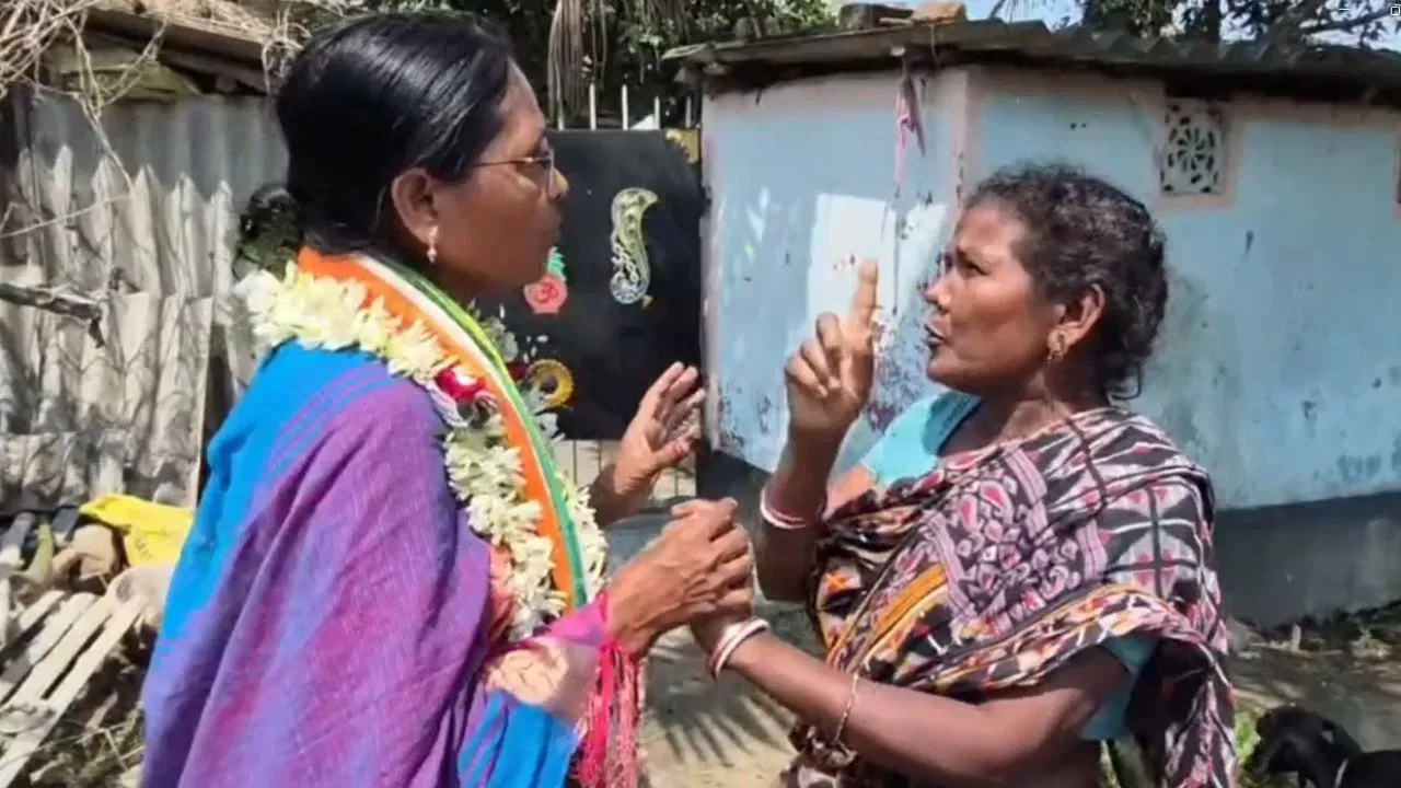 প্রচারে নাচ-হাসি থাকলেও চাপা রইল না ক্ষোভ, মিতা বাগকে ঘিরে প্রশ্নের ঝড়