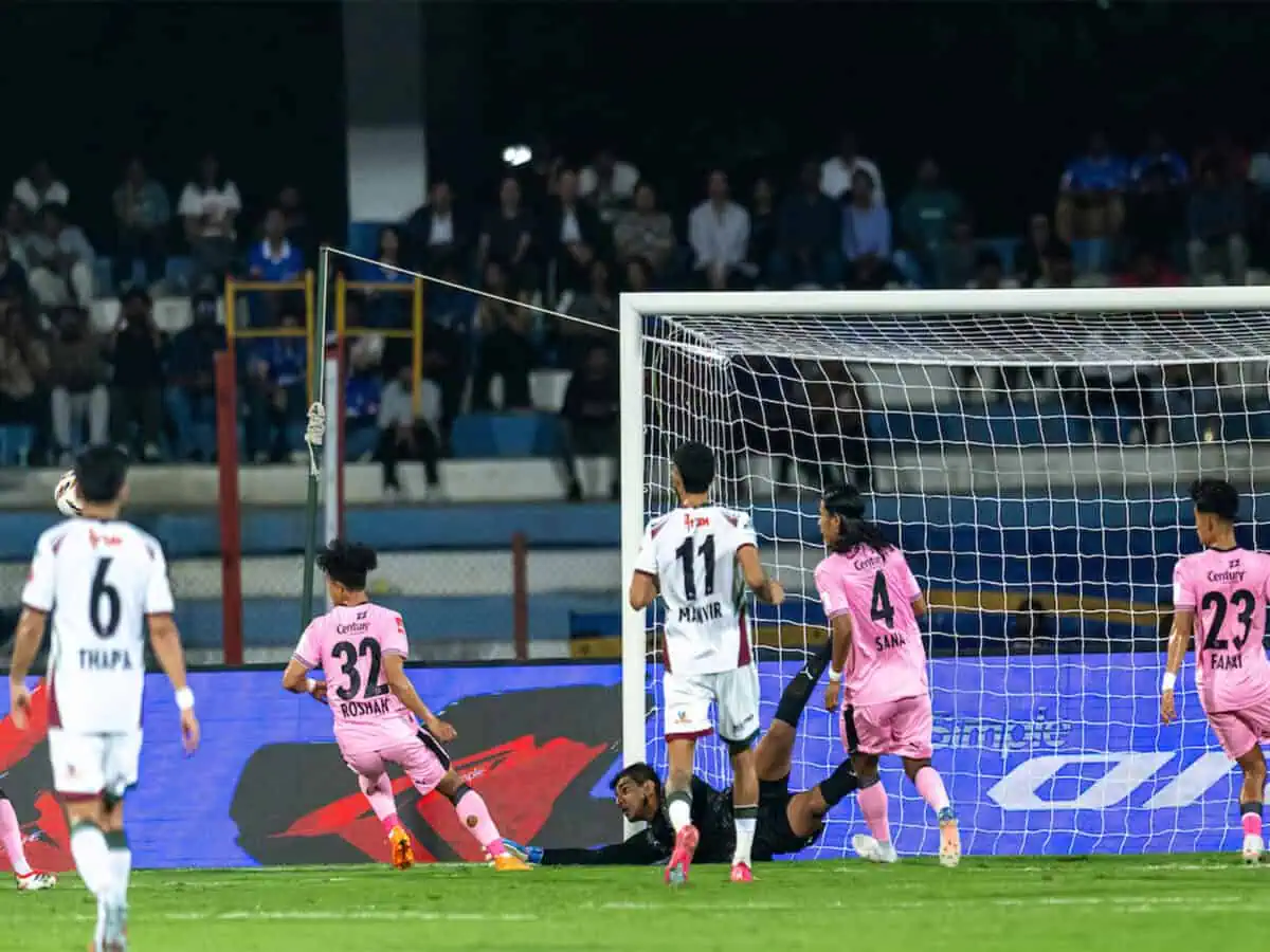 বেঙ্গালুরুতে থামল সবুজ-মেরুনের জয়রথ, একাধিক সুযোগ নষ্ট করে পয়েন্ট খোয়াল মোহনবাগান!