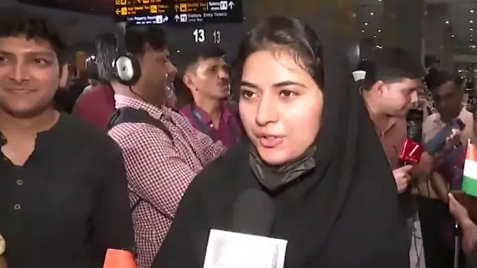 মধ্যপ্রাচ্যের উত্তেজনার মাঝেই দেশে ফিরছেন ভারতীয়রা, আর্মেনিয়া হয়ে দিল্লিতে পৌঁছলেন প্রথম দফার ১১০ জন!