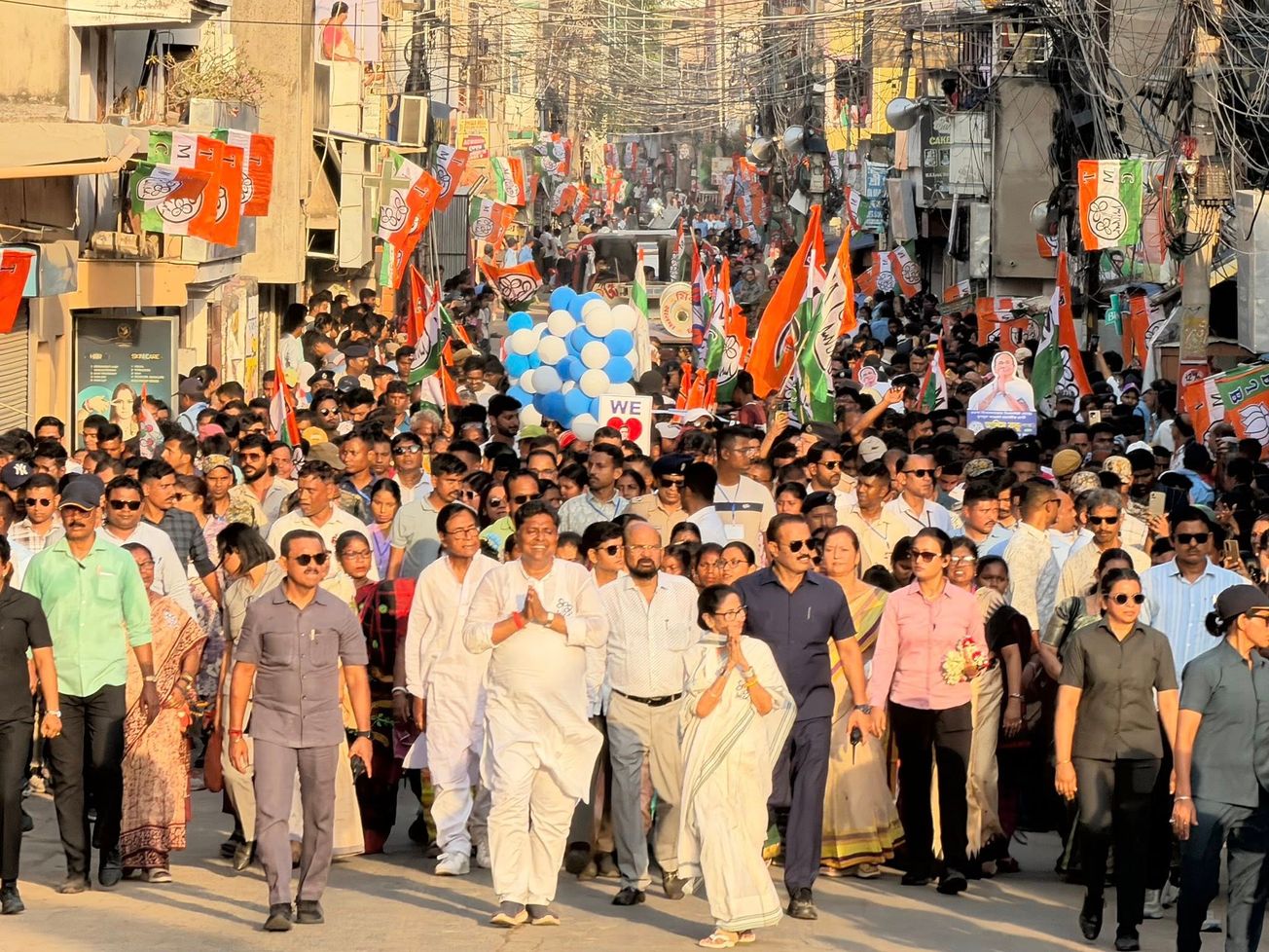 মালতিপুরে মুখ্যমন্ত্রীর হেলিকপ্টারের কাছে রহস্যময় ড্রোন, নিরাপত্তা নিয়ে বড় প্রশ্ন; তদন্তে পুলিশ!
