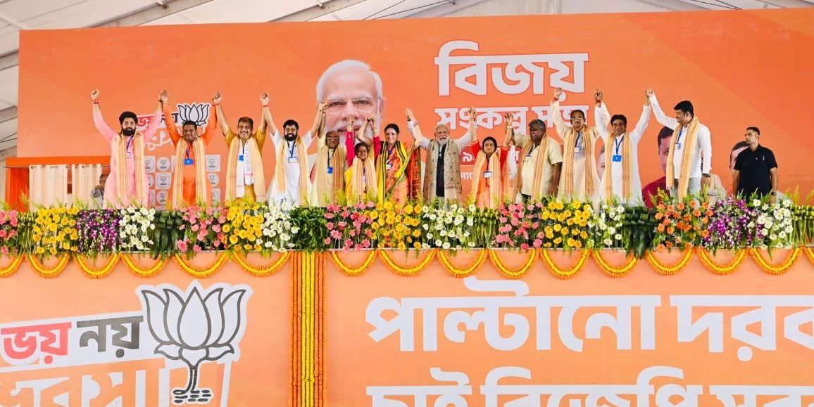আসানসোলে মোদীর ‘বিজয় সংকল্প সভা’, তৃণমূলকে তোপে নতুন যুগের বার্তা!