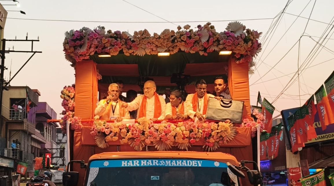 খড়গপুরে অমিত শাহর মেগা রোড শো, জনজোয়ারে উচ্ছ্বসিত বিজেপি শিবির!