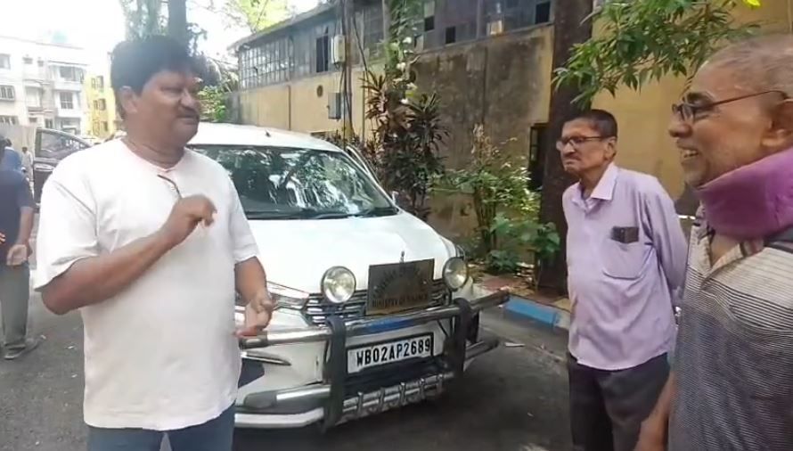 ফের পার্থর দুয়ারে ইডি, নাকতলার বাড়িতে দীর্ঘ জিজ্ঞাসাবাদ; প্রসন্ন রায়ের অফিসেও একযোগে তল্লাশি!