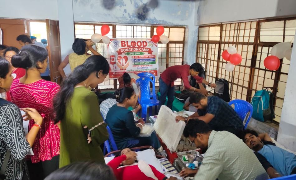 রক্তসংকট মোকাবিলায় বিদ্যাসাগর বিশ্ববিদ্যালয়ে মানবিক উদ্যোগ!