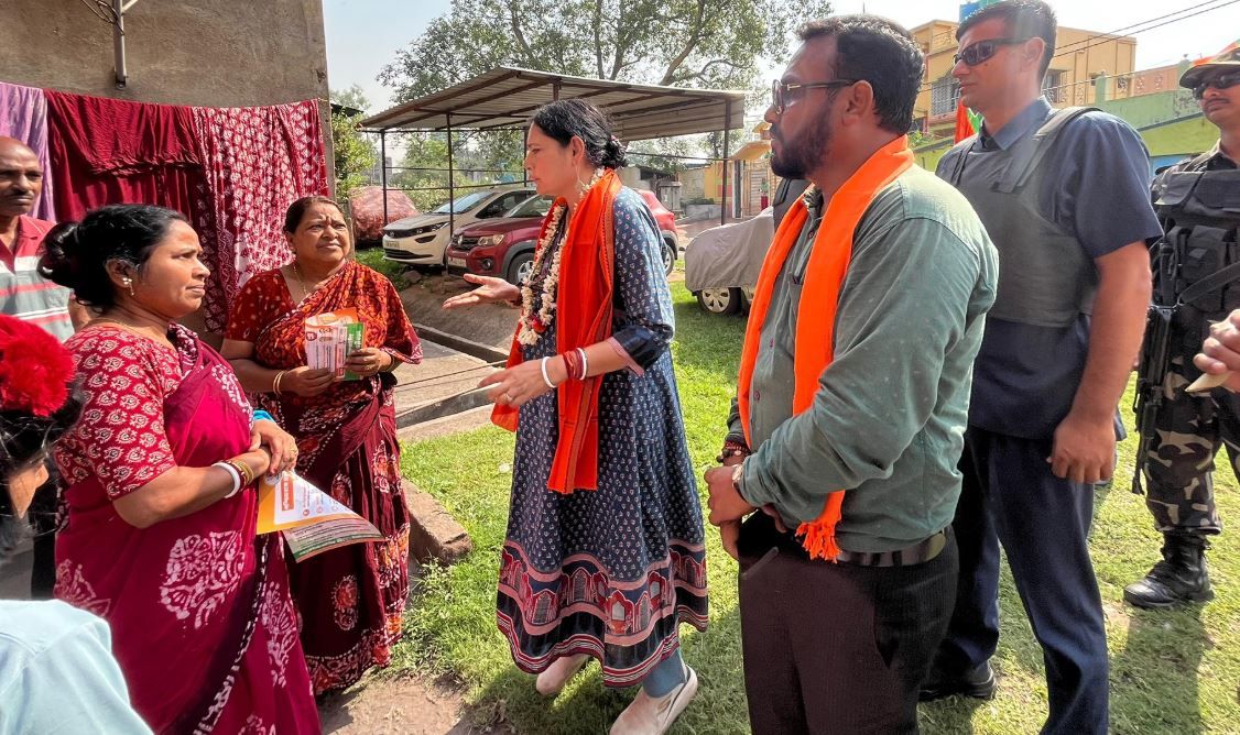 আসানসোলে প্রচারে গিয়ে হামলার অভিযোগ, বিজেপির মহিলা কর্মীদের ঘিরে উত্তেজনা হীরাপুরে!