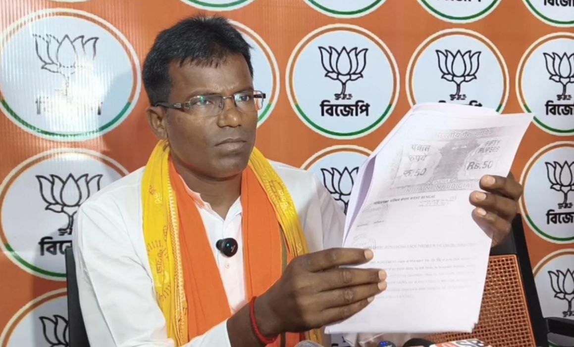 মেদিনীপুরে ভোটের আগে হলফনামা বিতর্কে তুঙ্গে রাজনীতি, সুজয় হাজরার প্রার্থীপদ বাতিলের দাবি বিজেপির!