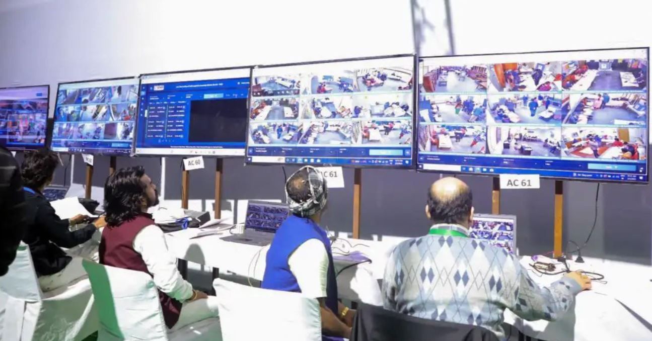 ভোটে নজরদারিতে এআই বিপ্লব! সব বুথে লাইভ ক্যামেরা, অনিয়ম হলেই সঙ্গে সঙ্গে অ্যালার্ট!